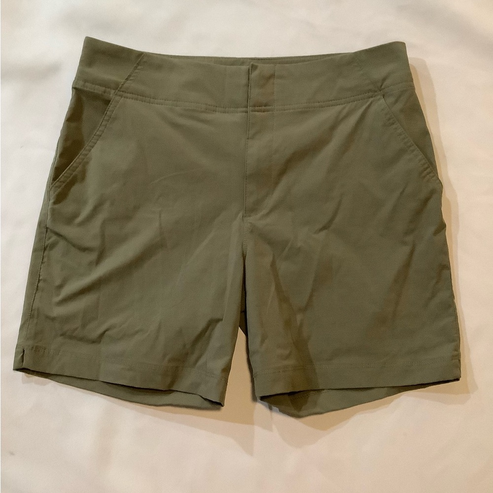 Columbia Olive Green Women's Shorts 6